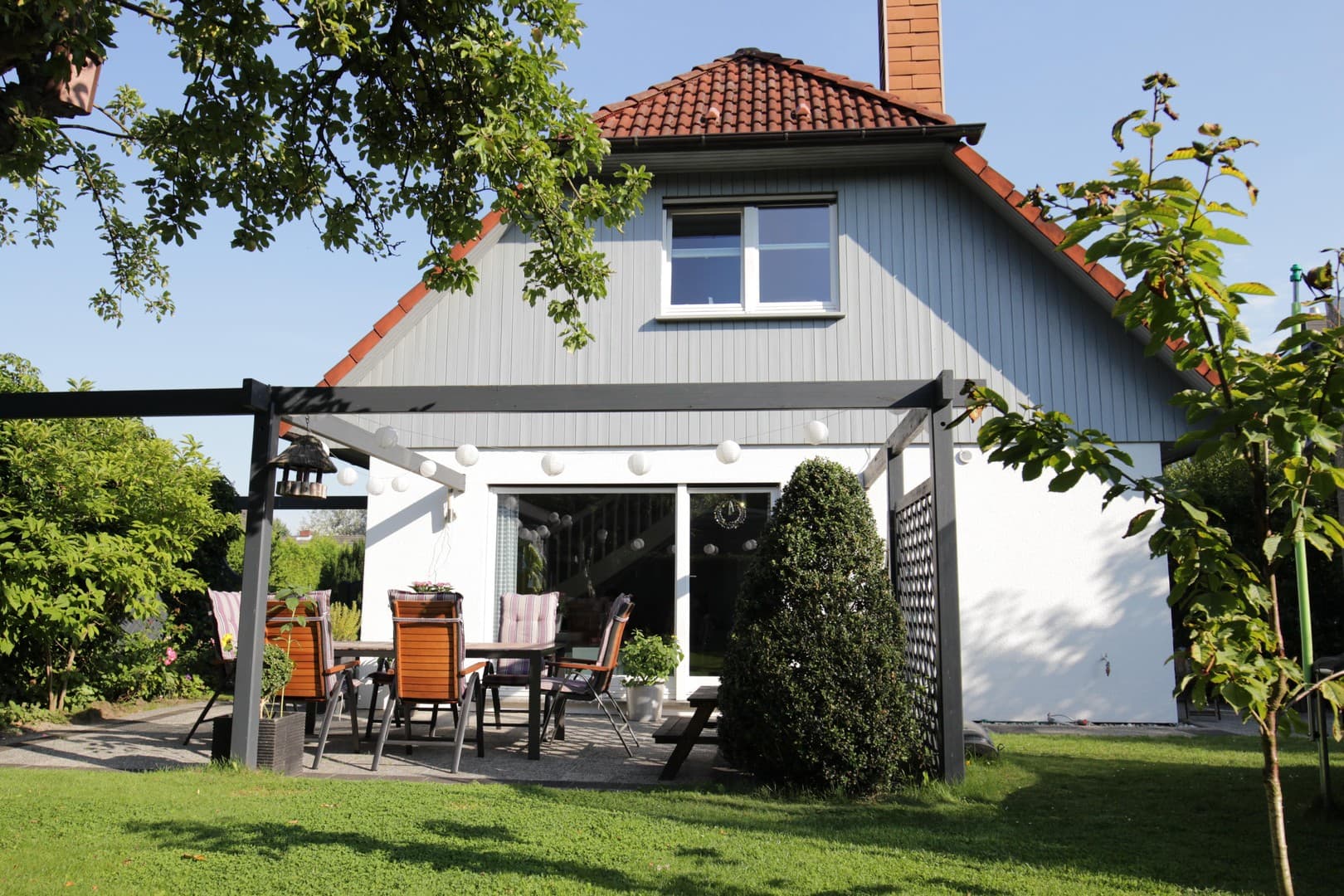 PROVISIONSFREI: Modernes Einfamilienhaus mit Südterrasse, Carport, zentrale und ruhige Lage