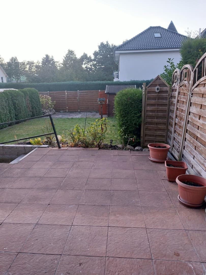 Renovierte 2-Zimmer Wohnung mit großem Garten