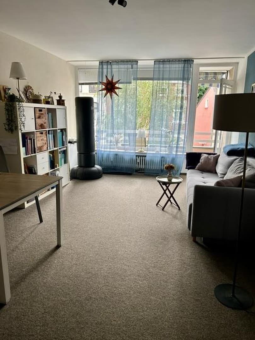 Leerstehende 2 Zimmer WHG mit 2 Balkonen in Bonn-Poppelsdorf