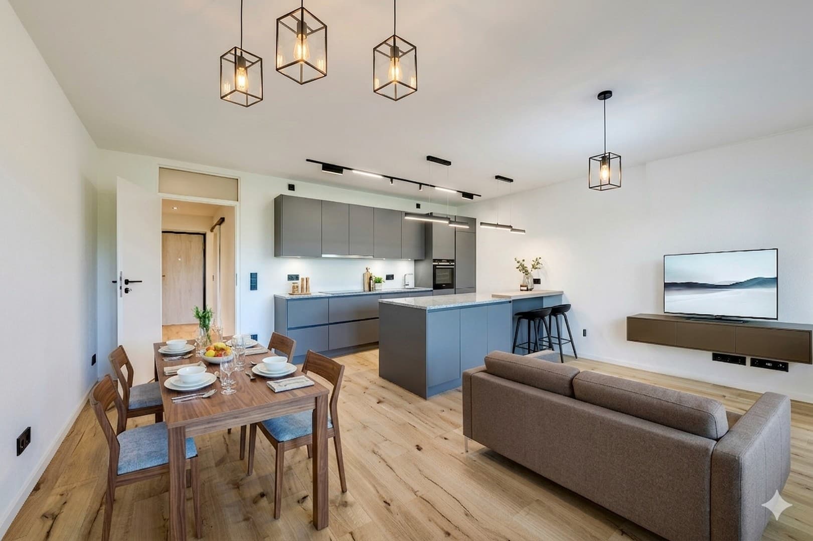 Einziehen und Zuhause sein – stilvolle 2,5-Zi-ETW mit Balkon, Erstbezug nach Kernsan., provisionsfr.