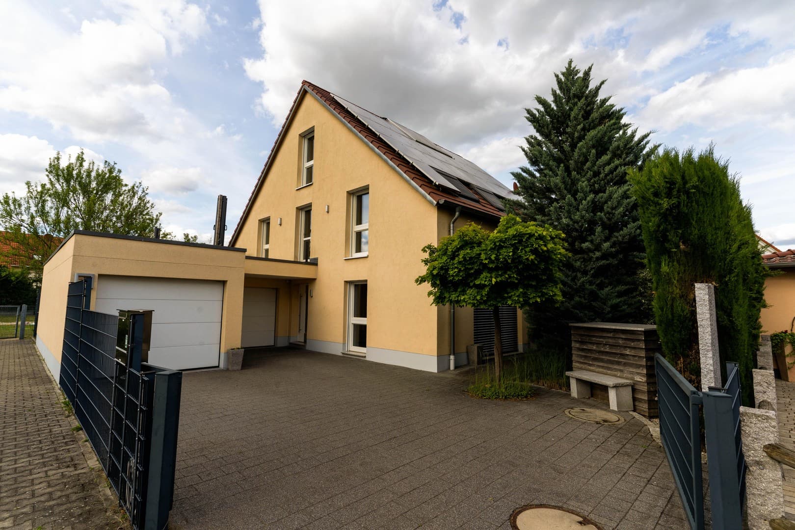 Architekten-Passivhaus PLUS Energieklasse A+ (5,0 kWh/m²a) in Weisenheim am Sand