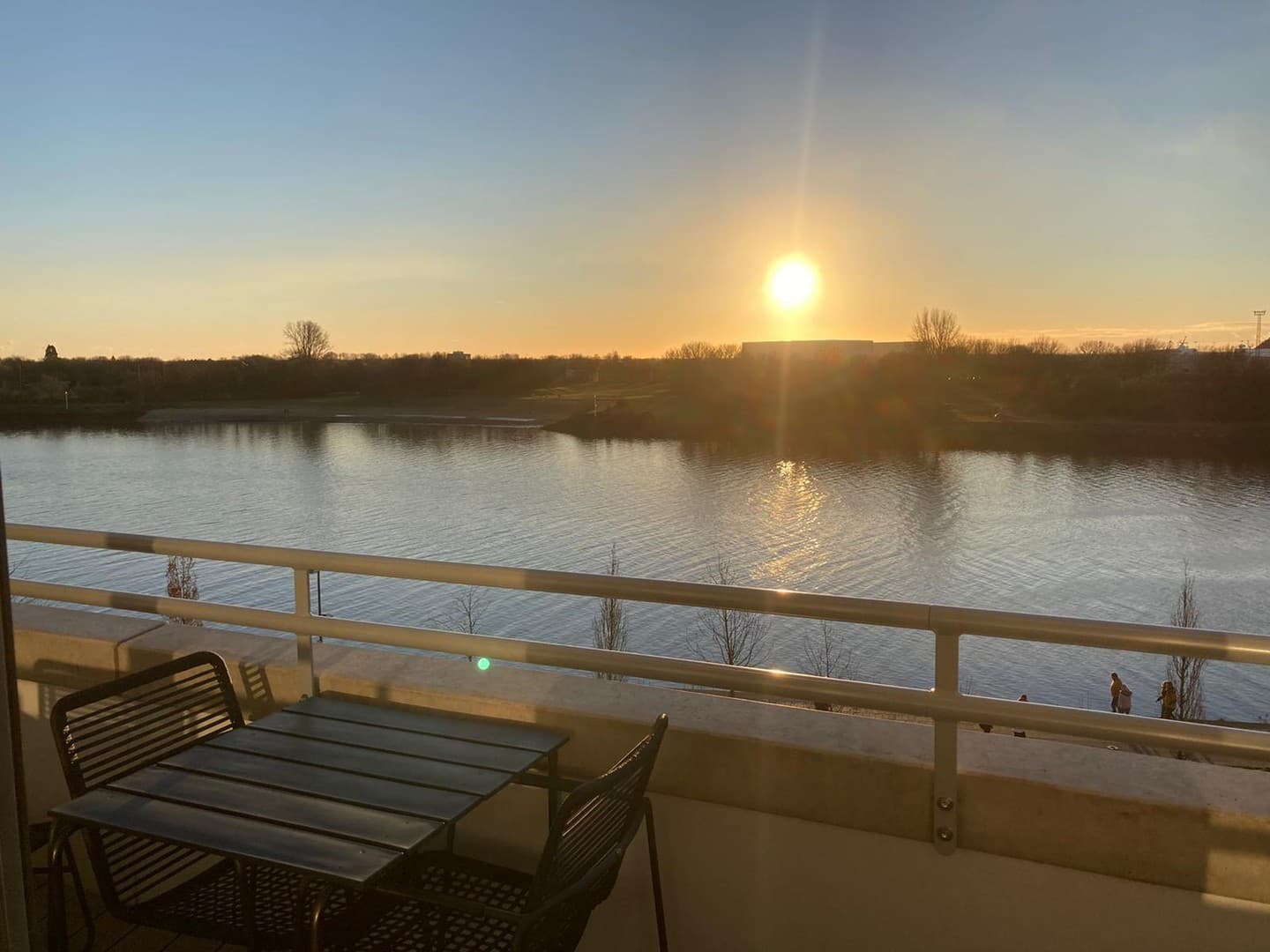 neuwertiges Luxus-Penthouse mit exklusiver Ausstattung und traumhaften Weserblick in erster Reihe