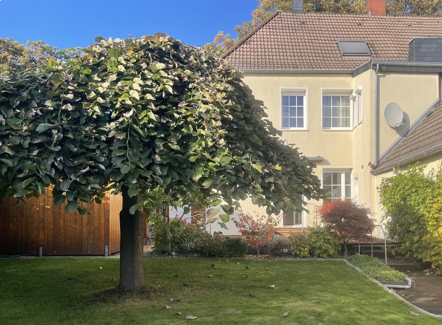 Modernes Einfamilienhaus mit viel Platz und idyllischem Garten, Kaufgrundstück