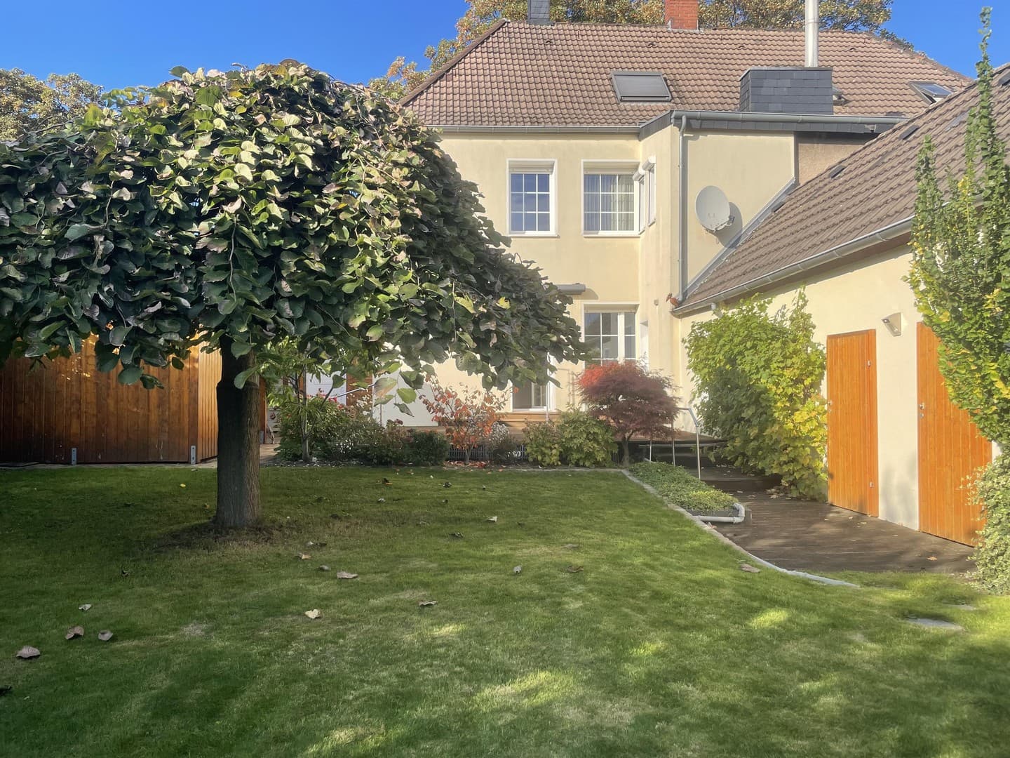 Modernes Einfamilienhaus mit viel Platz und idyllischem Garten