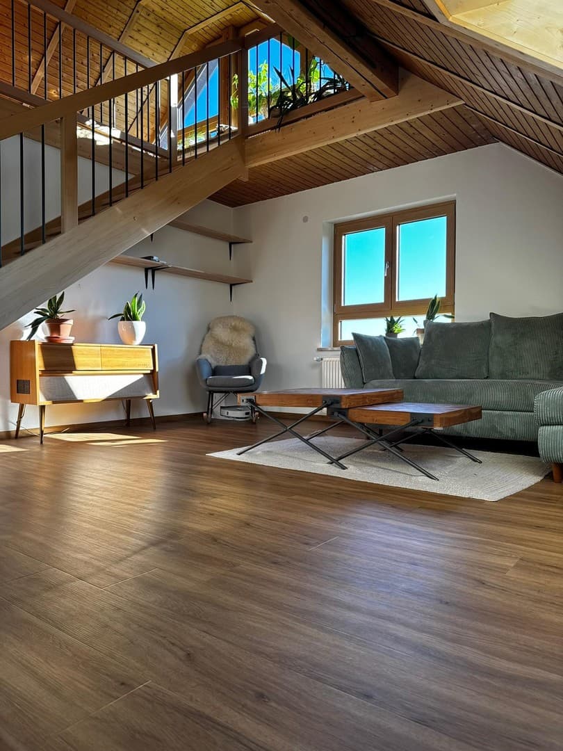 Maisonette-Wohnung mit Galerie, Wintergarten und Walberla-Blick