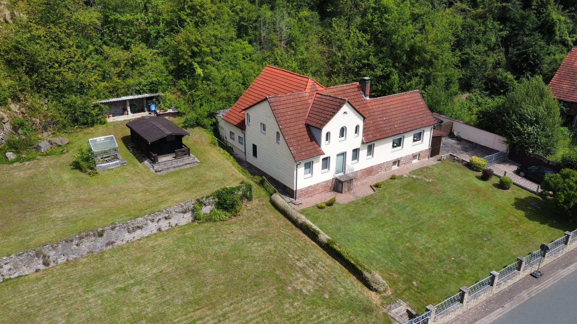 Einfamilienhaus mit Weserblick, 160m², 2 Baugrundstücke (2163m²), provisionsfrei