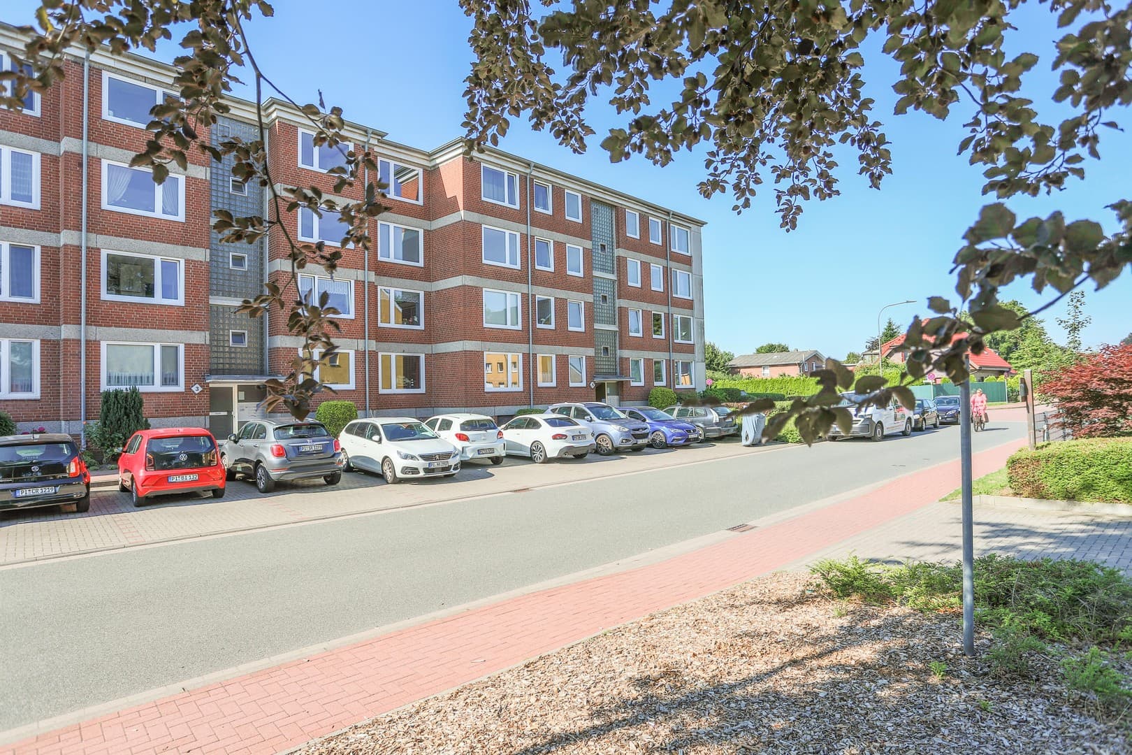 Erstbezug nach Renovierung. Gemütliche 2-Zimmer Wohnung mit Blick ins Grüne