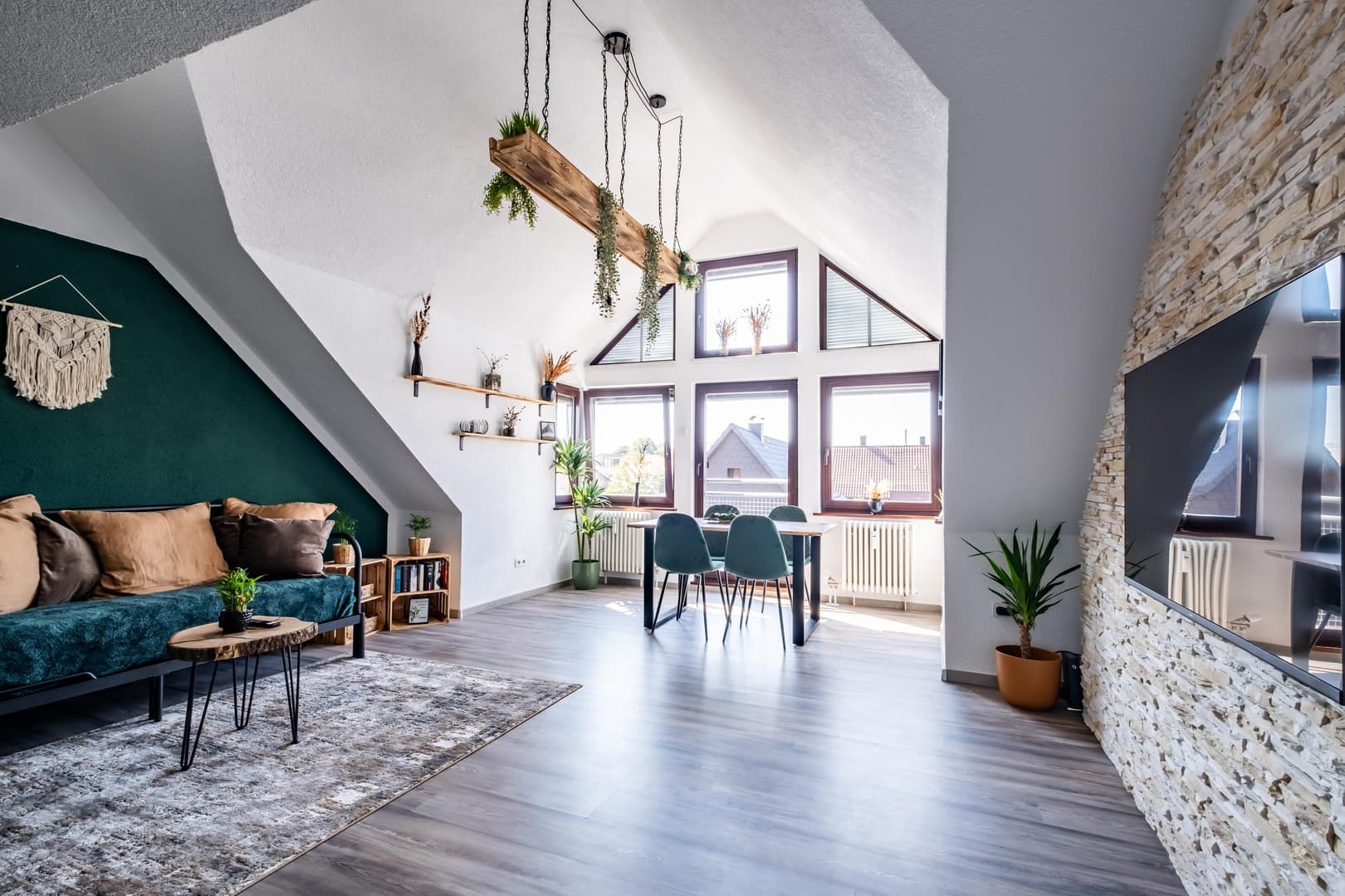 Vollständig möbelierte 2 Zimmerwohnung im Zentrum von Steinenbronn