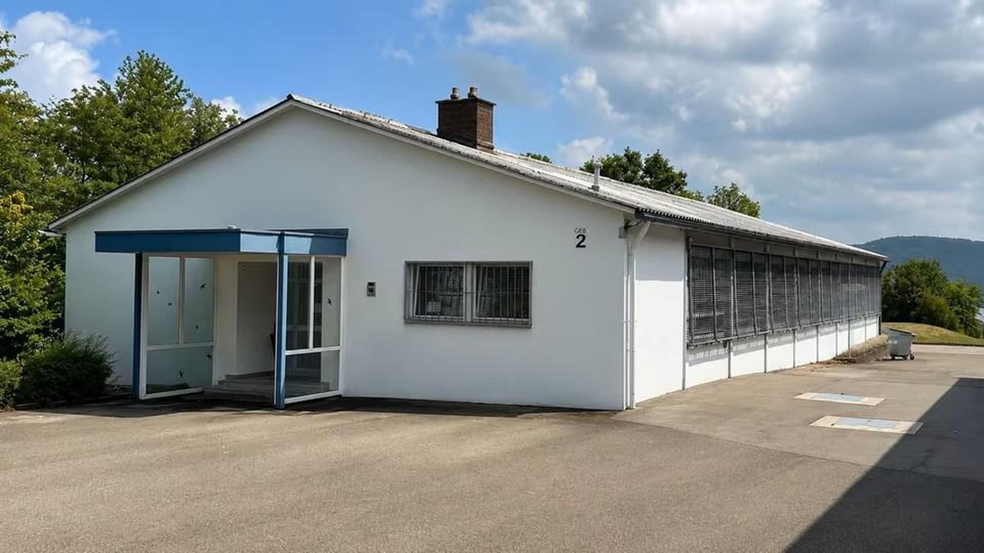 Gewerbeimmobilie mit Büro-, Produktions- und Lagerfläche