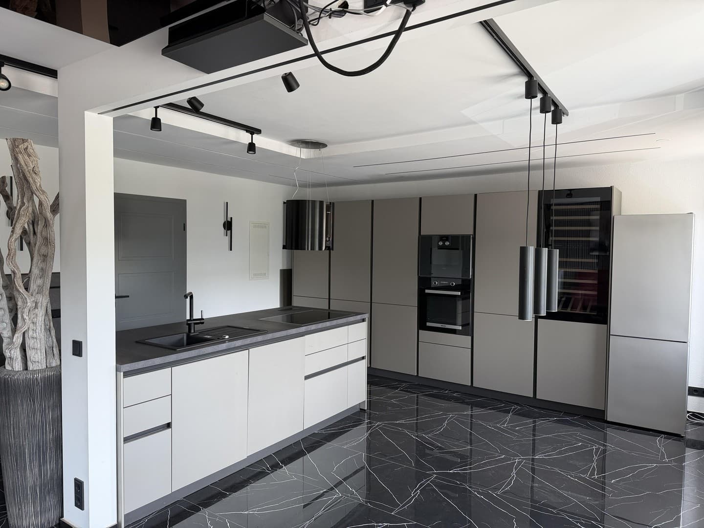 Kernsanierte 4 Zimmer Wohnung / Singen / Exklusive Ausstattung