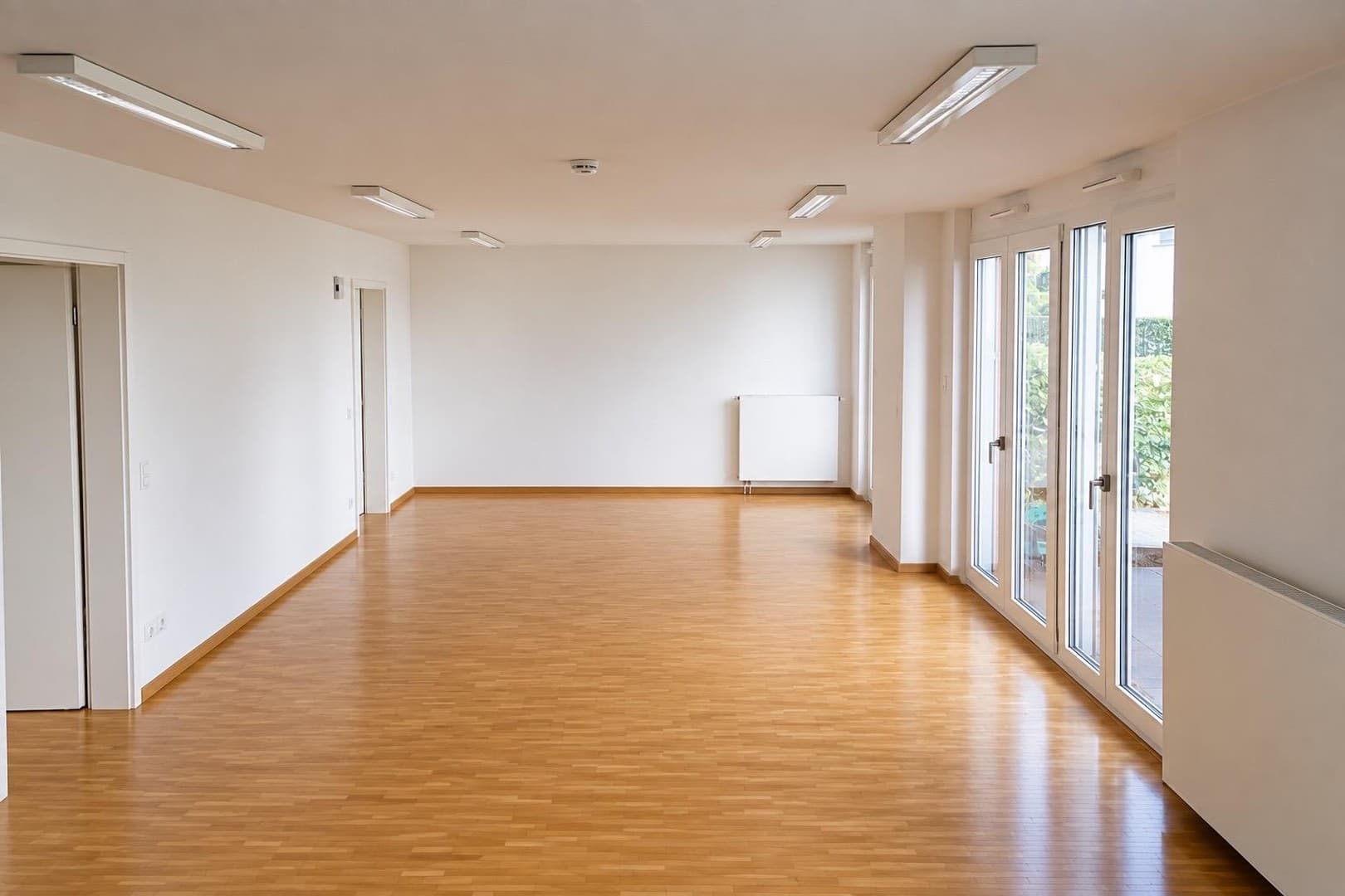 Büro mit TG-Stellplatz und Wohnoption in KA-Durlach