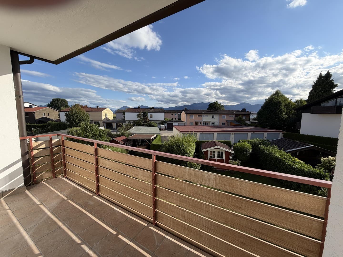 Schöne, großzügige 3-Zimmer-Wohnung 90m² mit Südwest-Balkon und Traumblick in Rosenheim-Pang