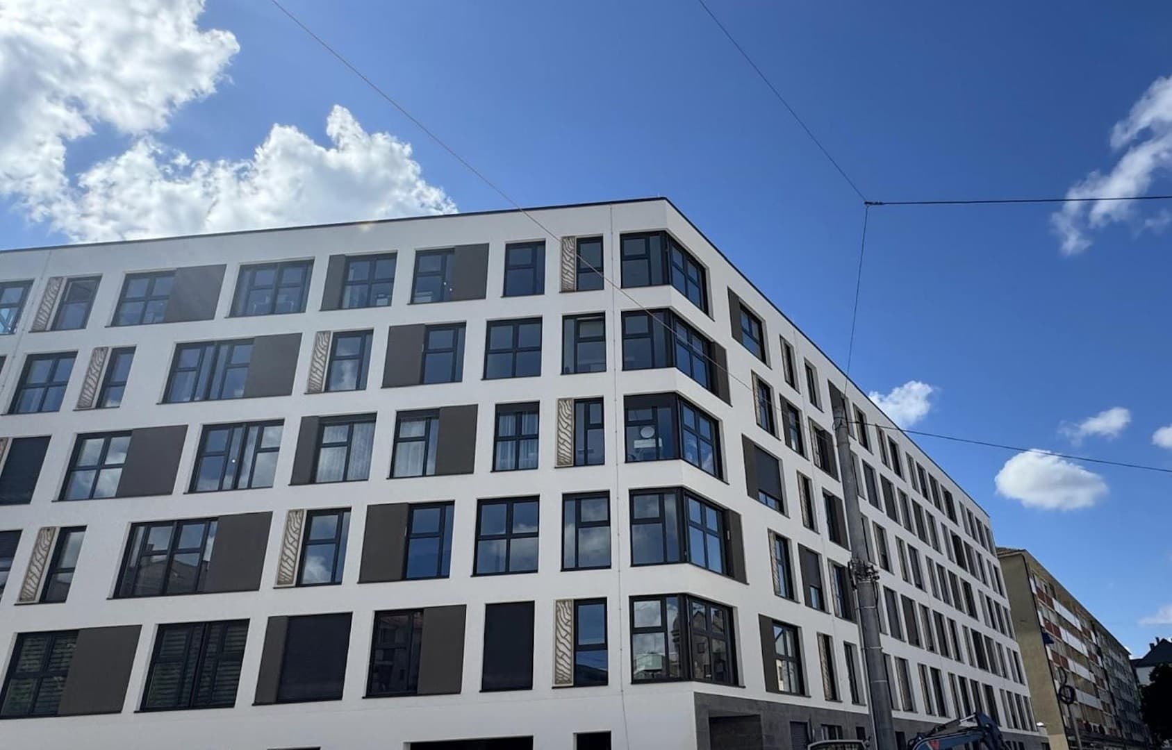 Stilvolle 1-Zimmer-Loftwohnung mit Panoramablick und Einbauküche