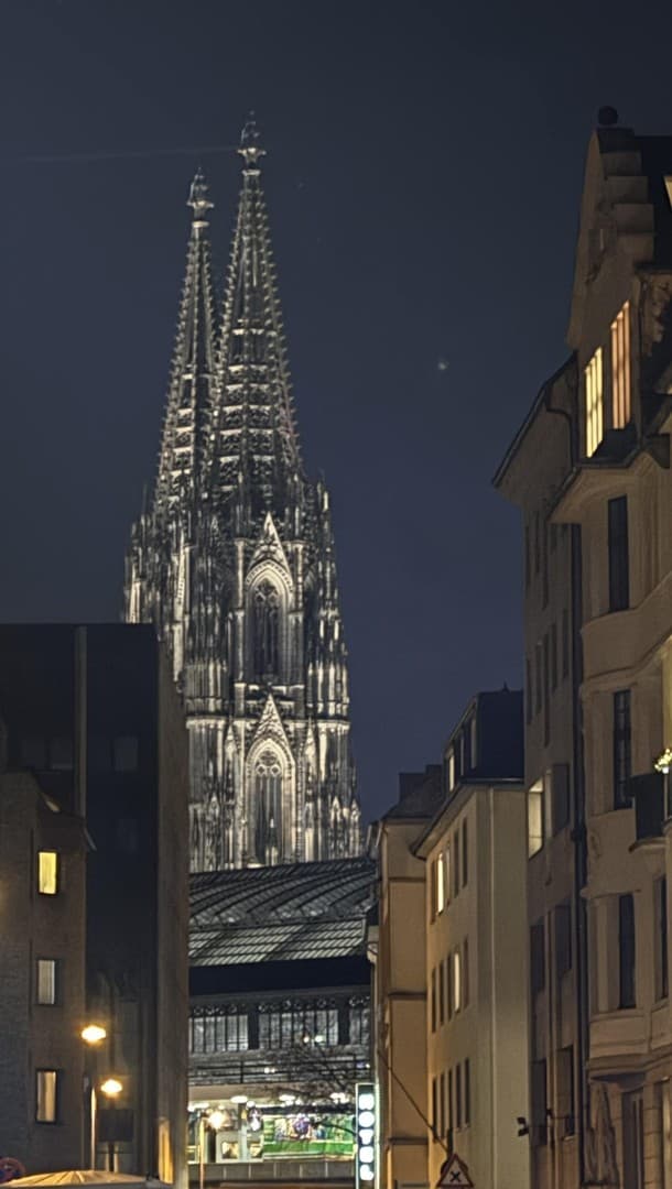 Wunderschöne 4-Zimmer Altbauwohnung im Kunibertsviertel