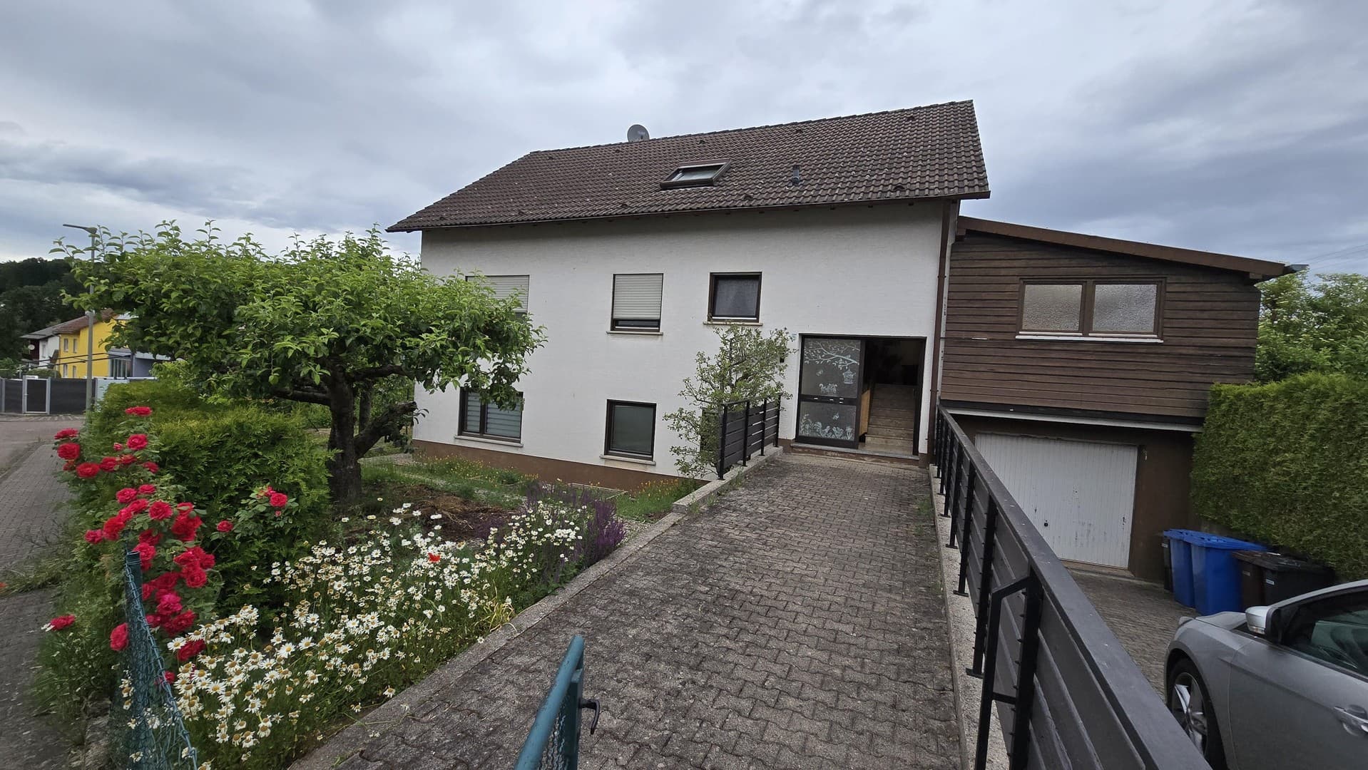 Provisionsfrei: Wohnhaus (Erstbesitz) mit Einliegerwohnung in Dellfeld/Falkenbusch