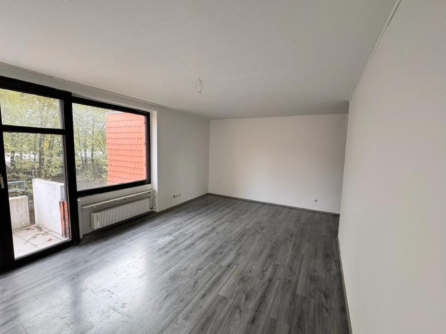 Renovierte Wohnung mit Balkon, Garten und Tiefgarage direkt am Schlosspark Strünkede