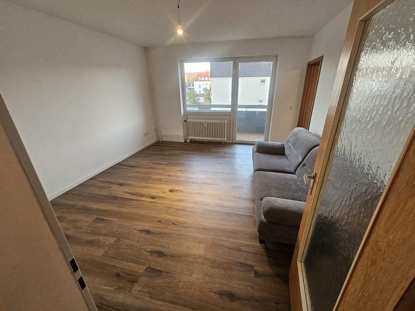 Helle 2-Zimmer-Wohnung mit Balkon und Einbauküche