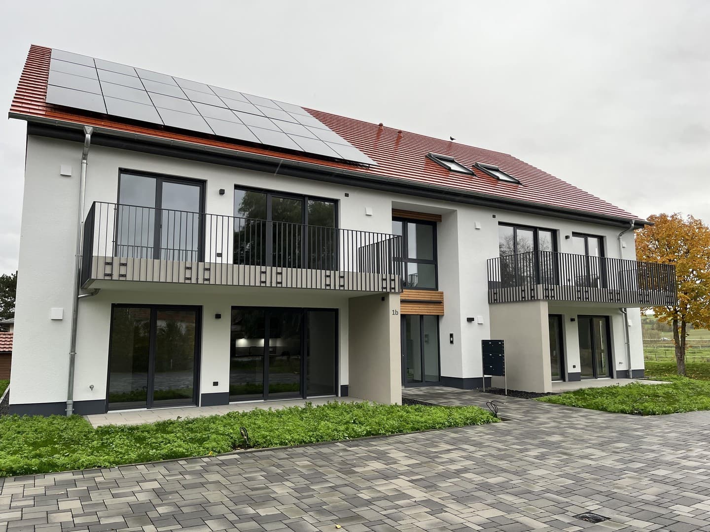 Exklusive 2-Zimmer Wohnung mit Einbauküche und Terrasse