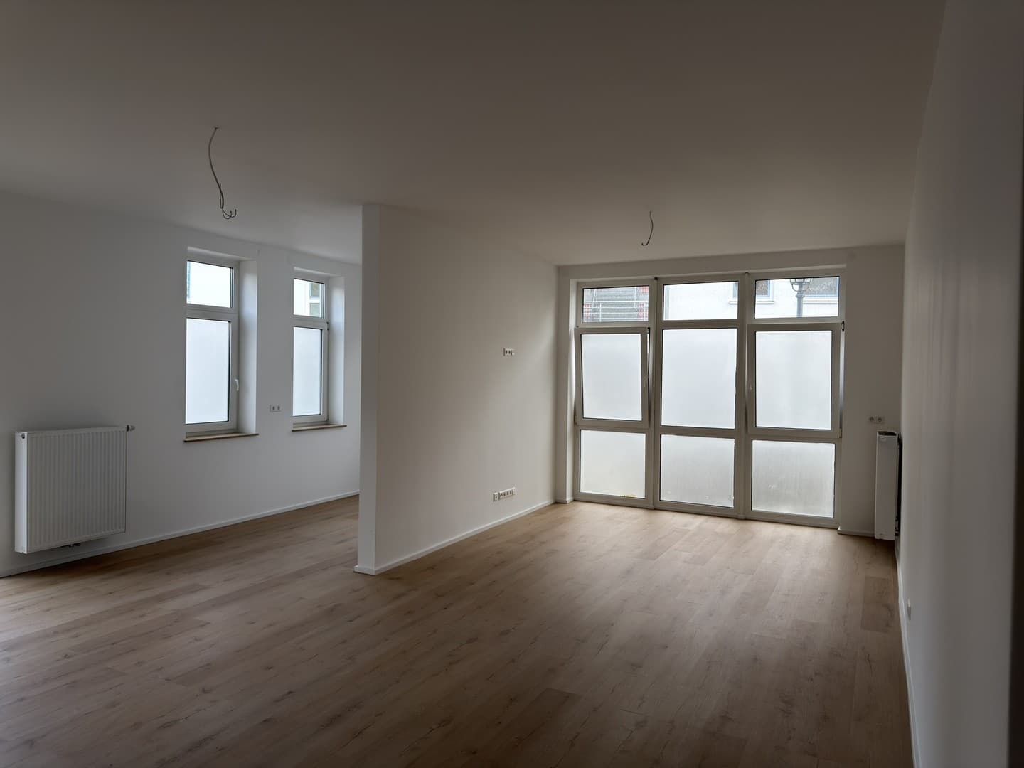Hochwertig modernisiert, barrierefrei – 2-Zimmer-Wohnung mit großer Terrasse