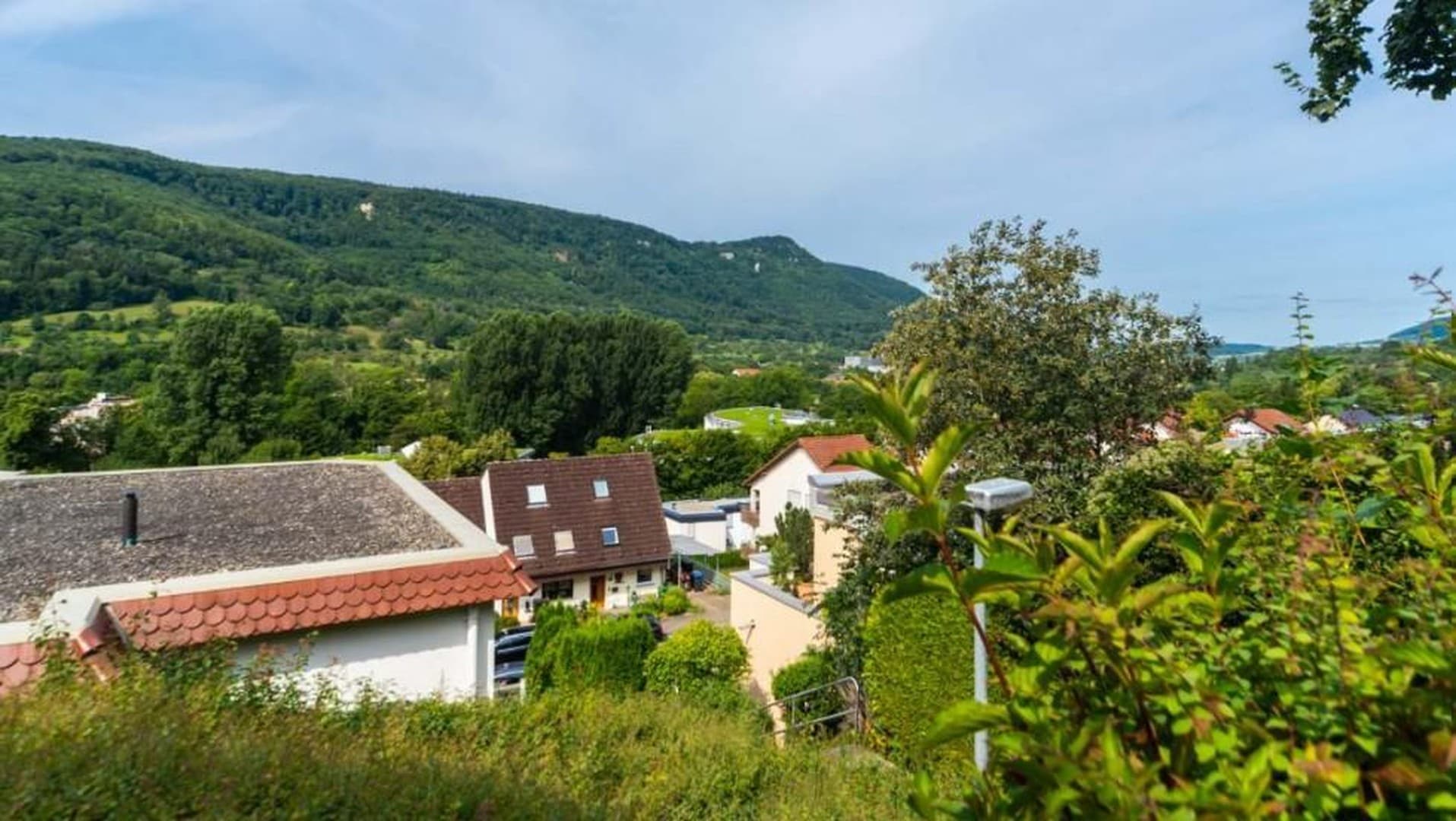 Schöne Aussicht, Terrasse und Garten in Bad Urach – 2-Zimmer-Wohnung mit Tiefgarage