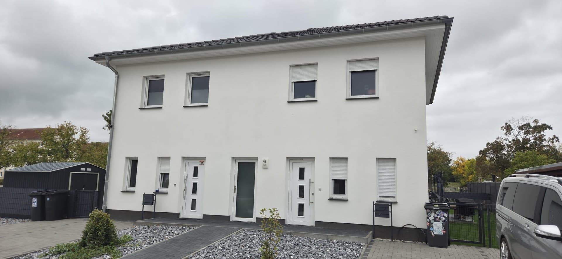 Wohnen wie im eigenen Haus! Neubau-Doppelhaushälfte mit Garten & S-Bahn vor der Tür
