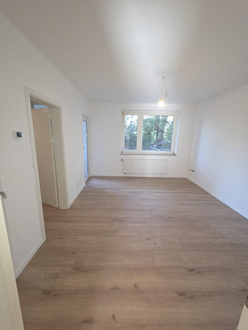 Frisch sanierte 2-Zimmer-Wohnung im Erdgeschoss | Düsseldorf-Eller