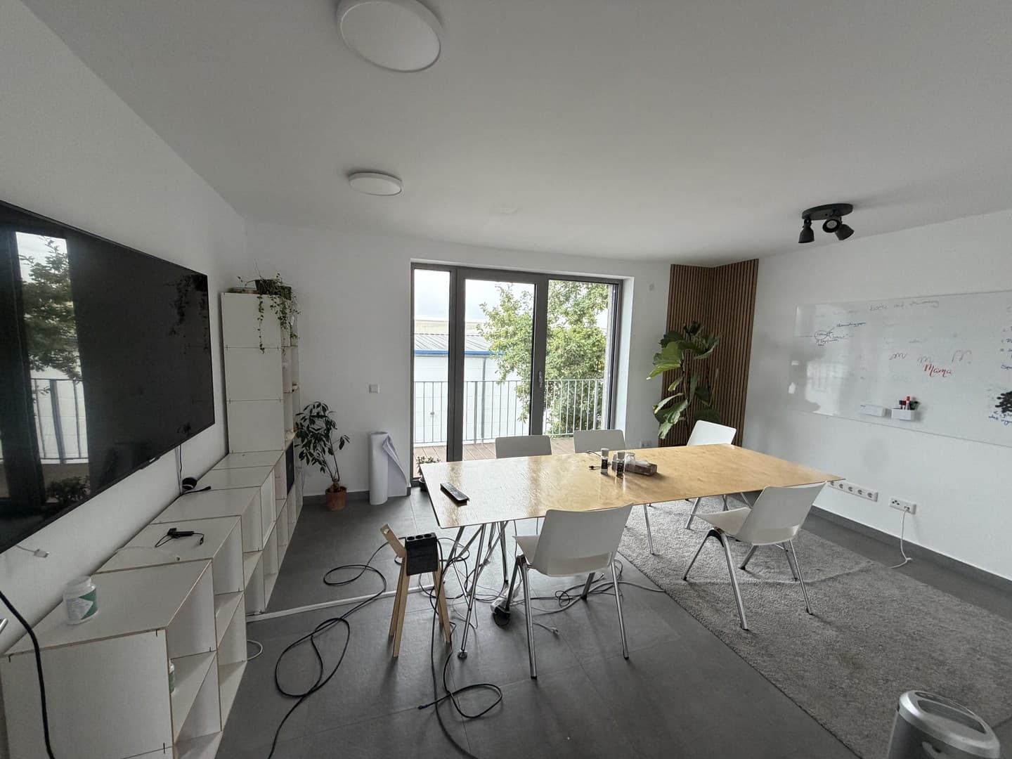 Modernes Büro mit Balkon in Bensheim-Auerbach zu vermieten