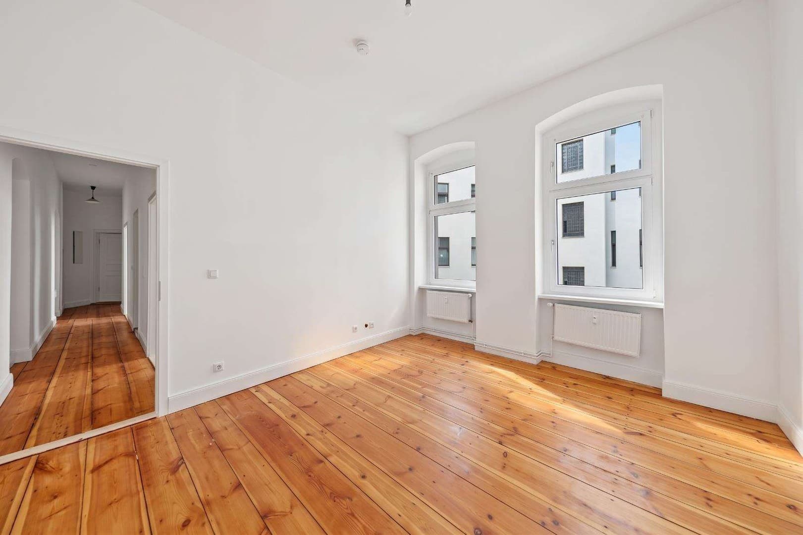 Erstbezug nach Sanierung: Hochwertige 2-Zi. Altbau Whg. im Herzen Kreuzbergs
