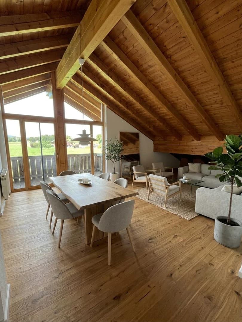 Helle DG-Wohnung in Bruckmühl ,Traumblick, 2 Garagen & 35 m² Hobbykeller - provisionsfrei