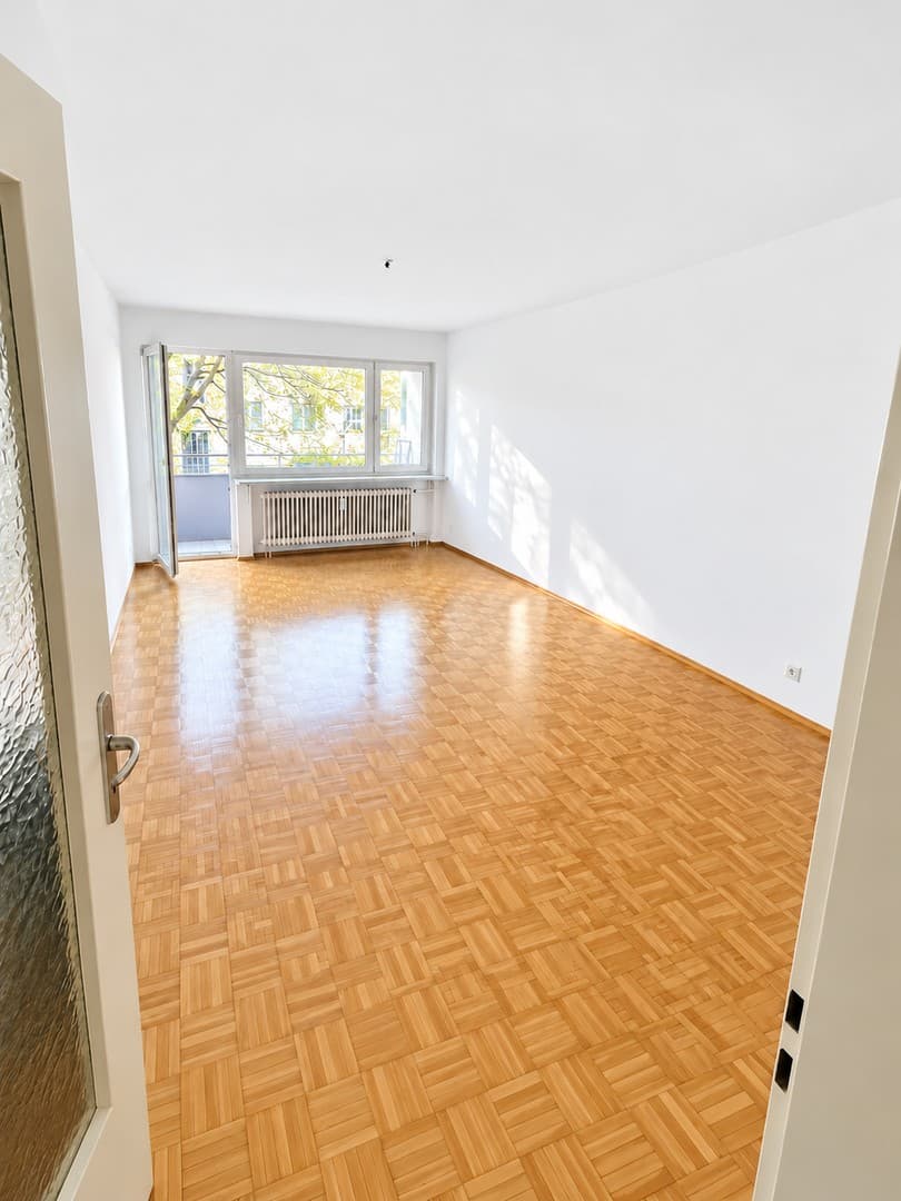PROVISIONSFREI - WG-geeignete, bezugsfreie und ruhige 2-Zimmer-Wohnung mit Balkon