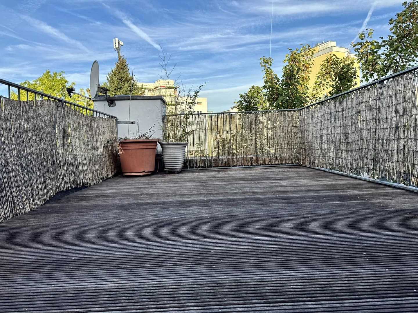 Erstbezug nach Sanierung | Dachterrasse | Walk-in-Dusche | Einbauküche | Highspeed-Internet
