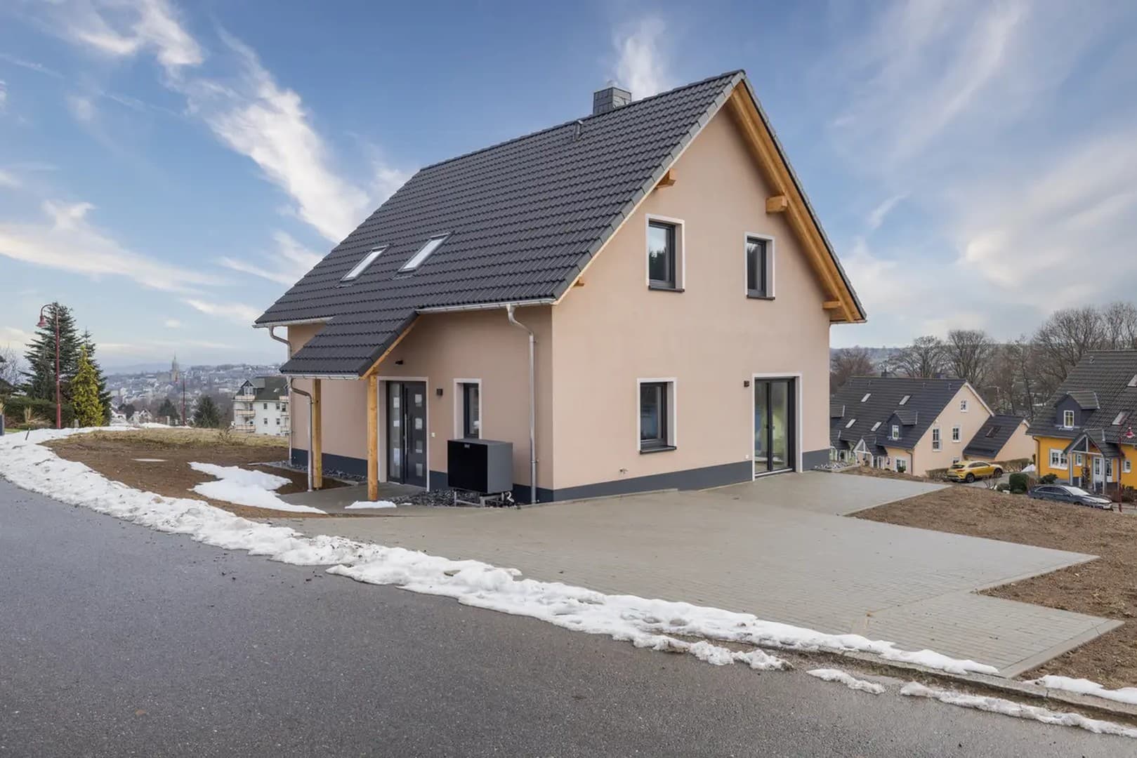 PROVISIONSFREI: Modernes 4-Zimmer-Wohlfühldomizil mit Einbauküche, Wärmepumpe & 426 qm Garten