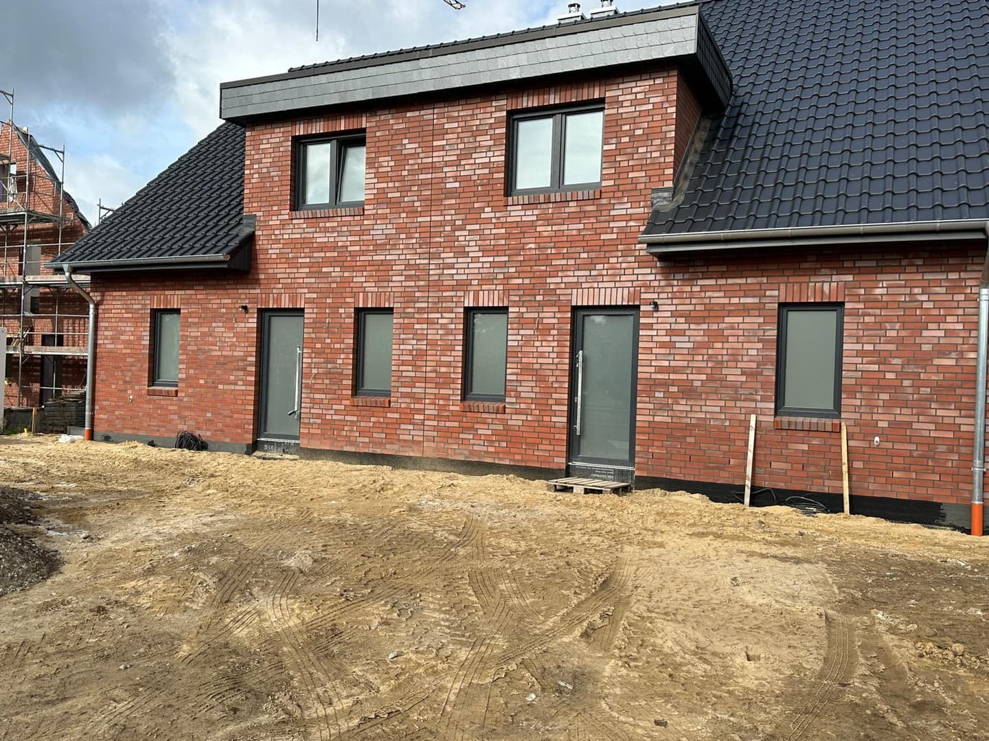 Erstbezug! Familienfreundlicher Neubau mit Garten - Doppelhaushälfte in Scharnebeck