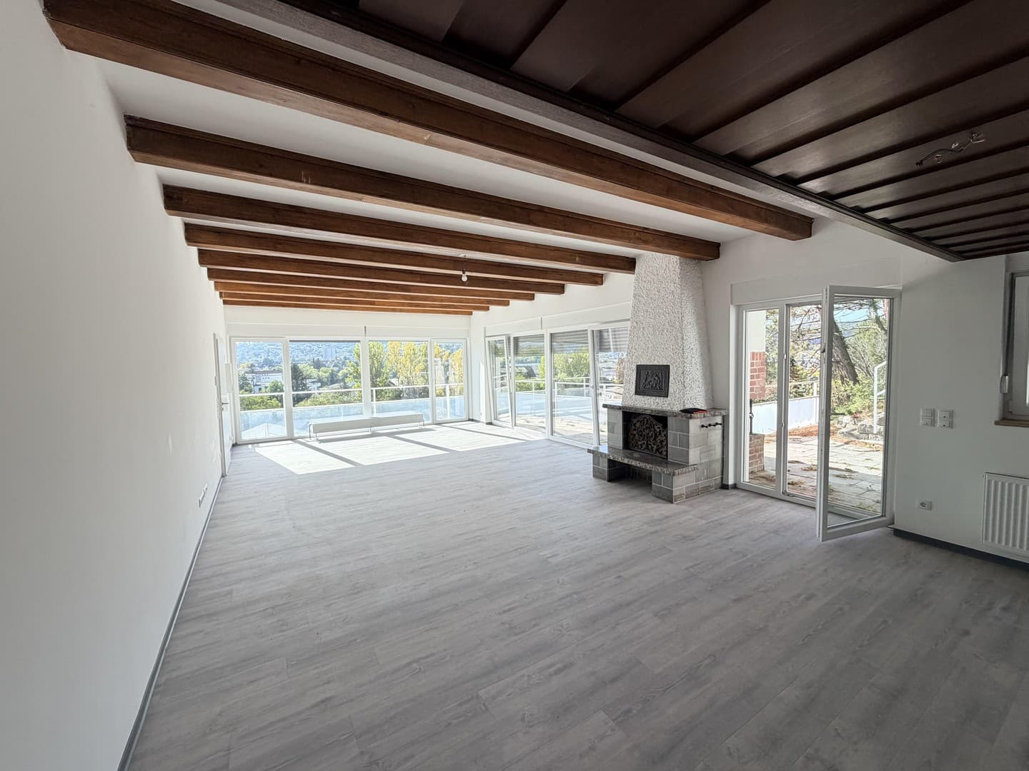 Ruhige großzügige 2 Zimmer Wohnung über Bad Mergentheim