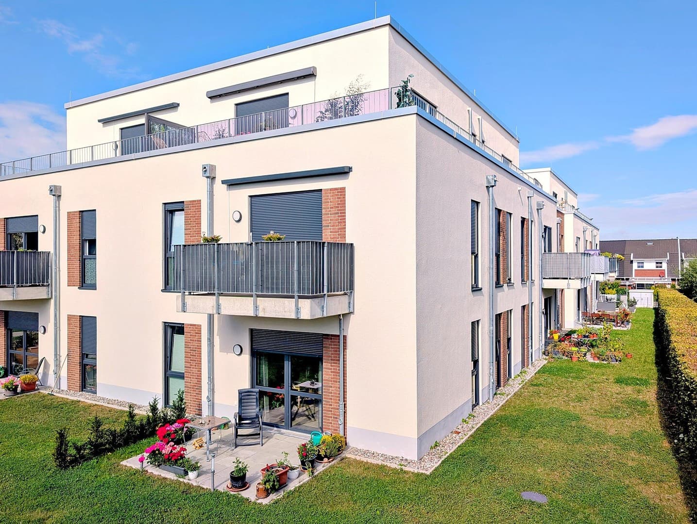 Barrierefreie 2-Zi.-Wohnung mit Service-Wohnen, Aufzug & Balkon – Neubau 2024, A+, provisionsfrei