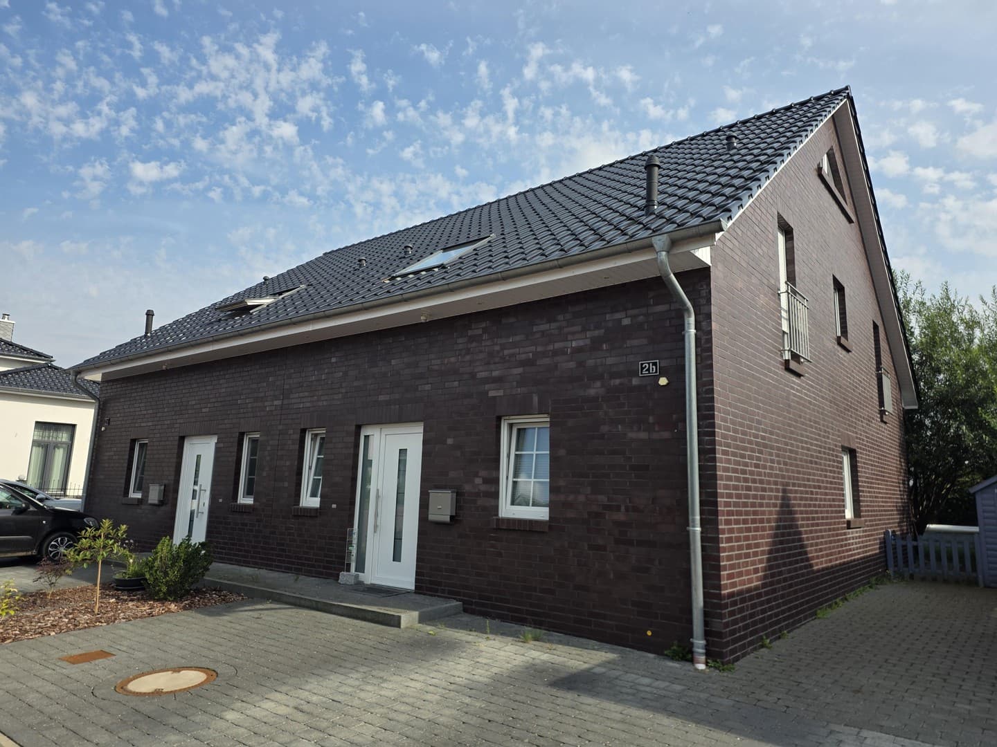 2 moderne Doppelhaushäften, mit Ausbaureserve