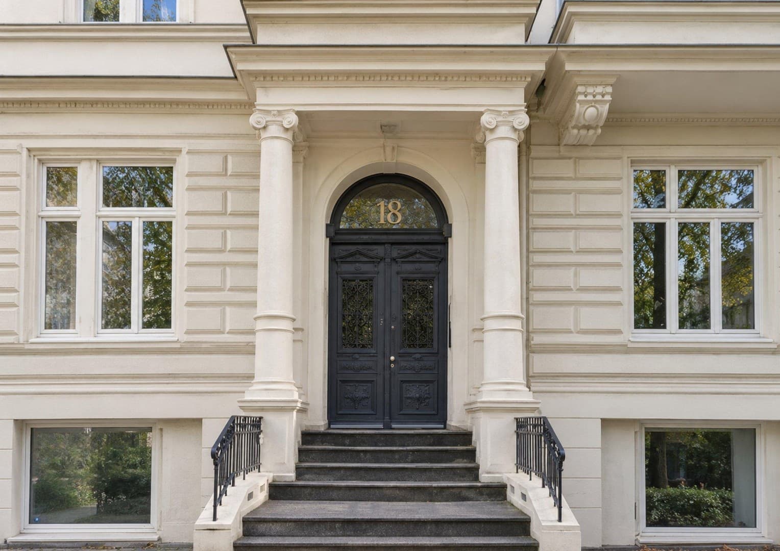 Stilvolle 2 Zimmer Altbauwohnung in der Beletage in Hamburg-Harvestehude -