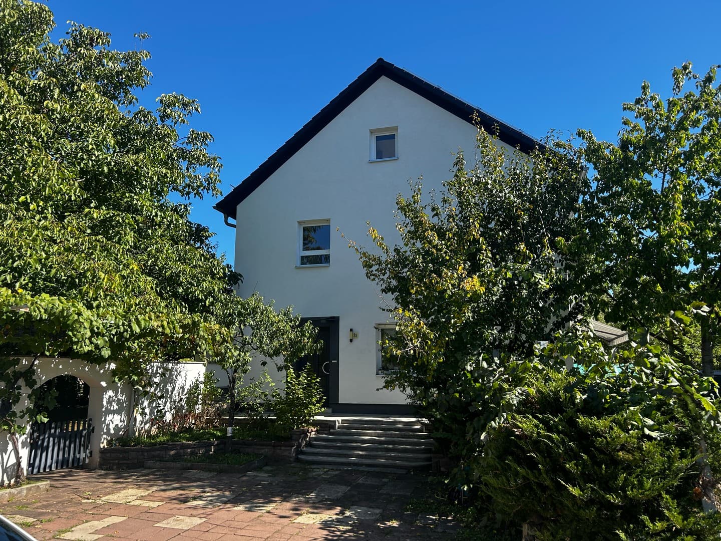 Haus mit Einliegerwohnungen von Privat
