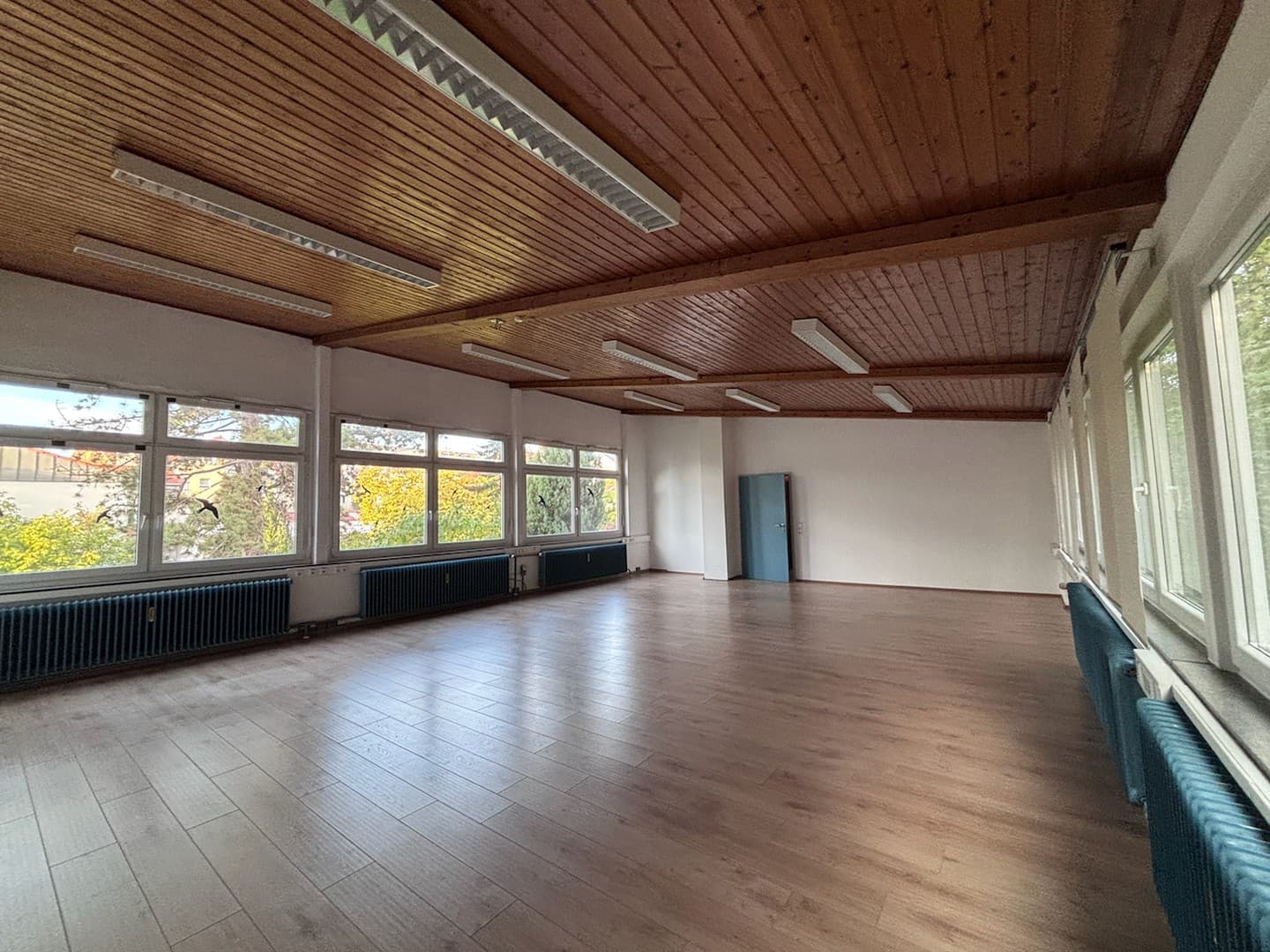 Besonderes Loft-Büro 130m² + Garten + IT-Verkabelung | Böblingen-Ost | provisionsfrei