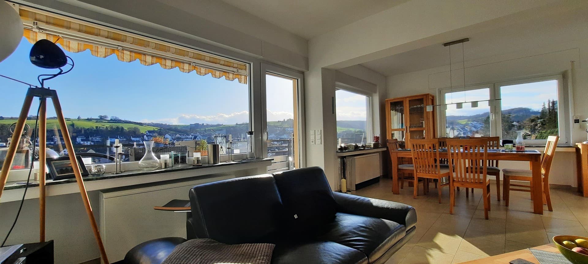 Traumhafte Aussicht trifft modernen Komfort: Kernsanierte 3-Zimmer-Wohnung in Oberbreisig