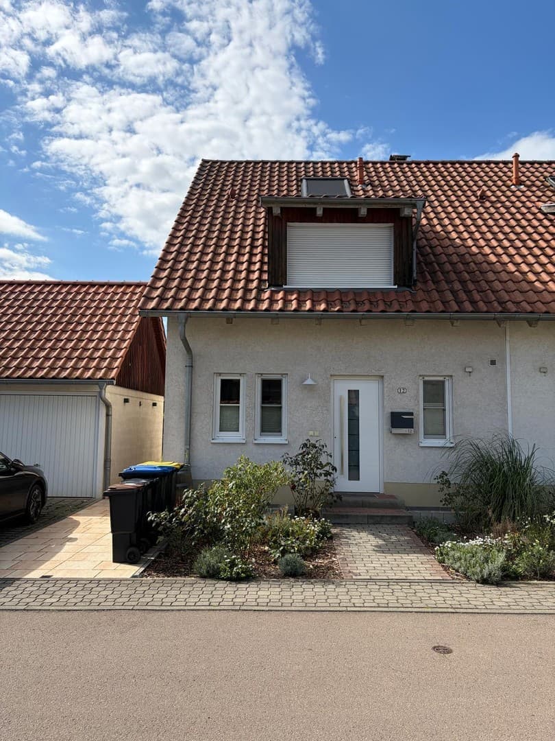 Verkaufen ruhig gelegenes Reihenendhaus mit Garten in Radebeul-West