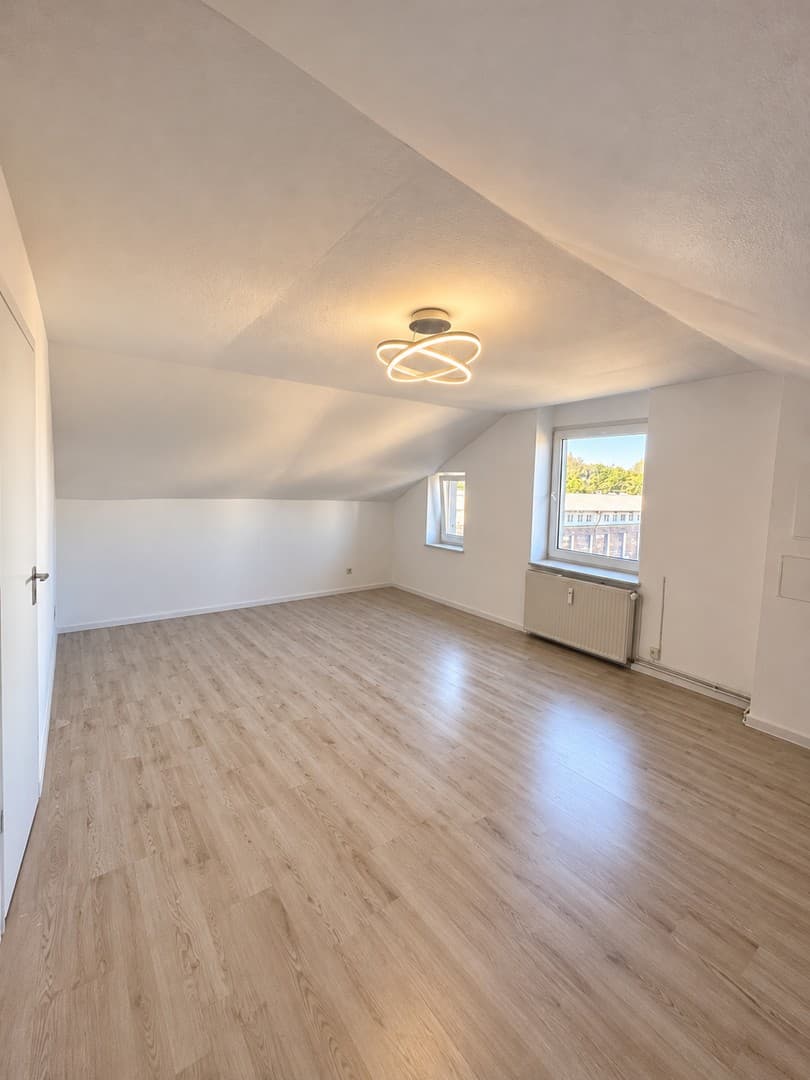 Neu renovierte 6-Zimmer Wohnung zu vermieten
