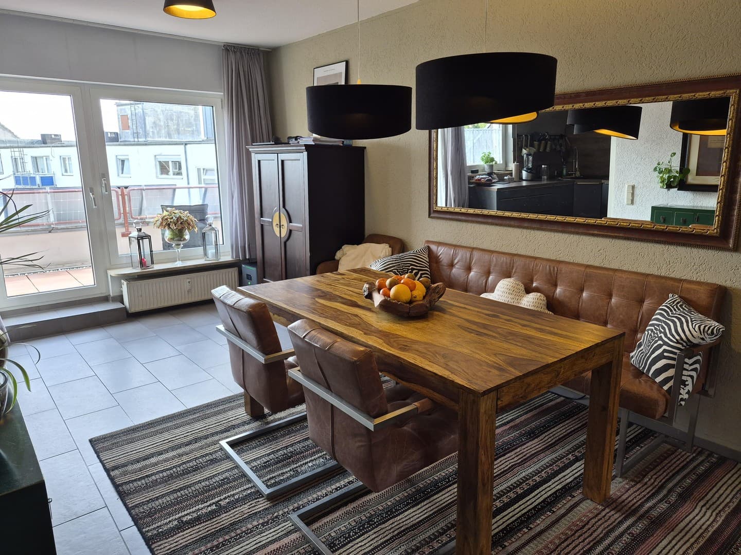 Ruhige helle 5-Zimmer-Wohnung, im Zentrum von Euskirchen.