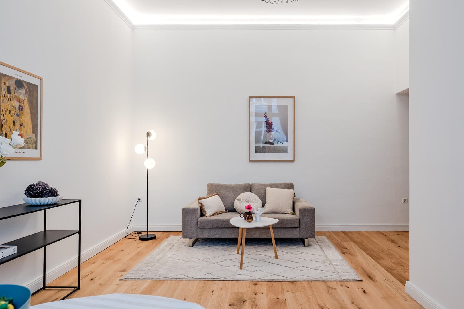 Provisionsfreie bezugsfreie renovierte 2-Zimmer Altbauperle in hersschaftlichem Altbau am Kudamm