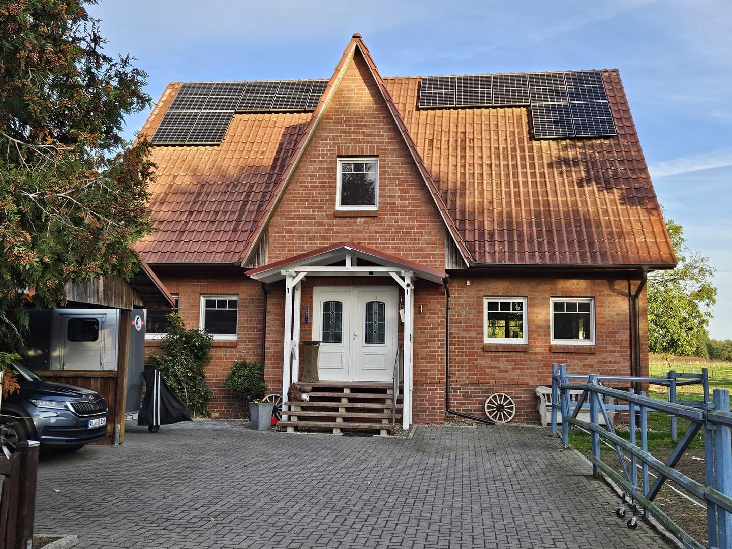 Provisionsfrei! Einfamilienhaus nicht nur für Pferdeliebhaber interessant