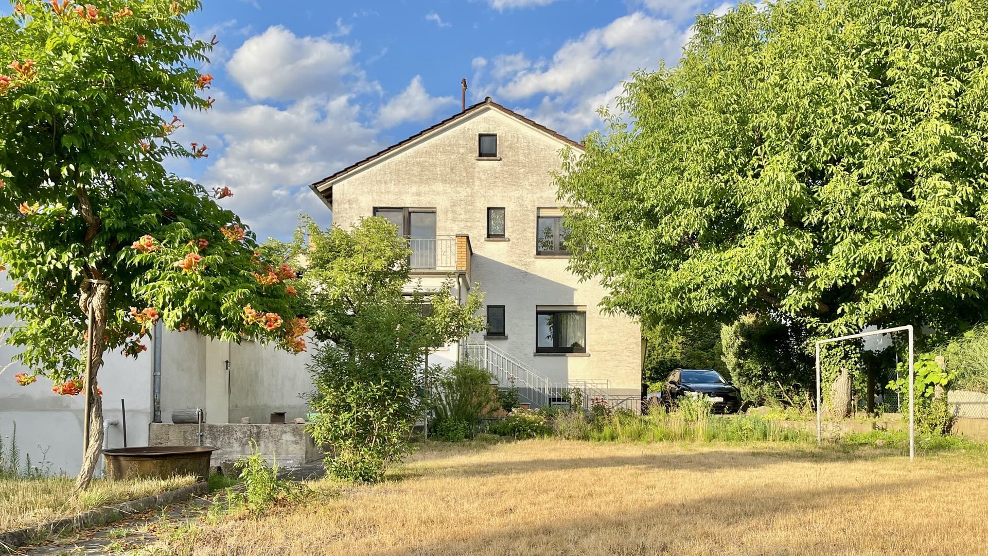 Zweifamilienhaus in bester Wohnlage – teilweise entkernt