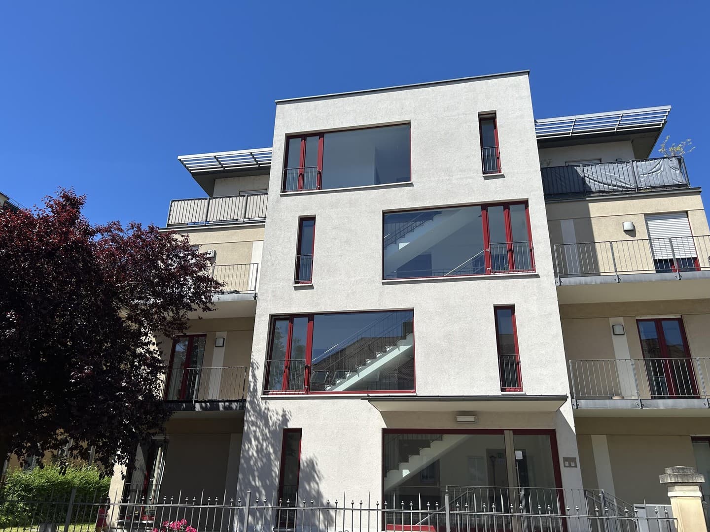 Helle 4,5-Zimmer-Wohnung mit 2 Balkone in DD-Blasewitz (Uniklinikum und Waldpark in 5 min zu Fuß)