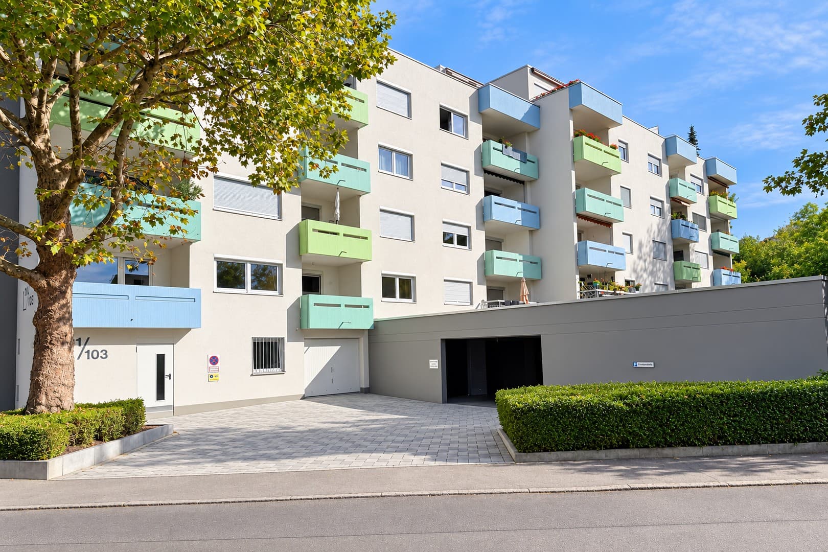 Einziehen & Wohlfühlen! Helle 2-Zimmer-Wohnung mit Balkon, Aufzug & Garage in Reutlingen