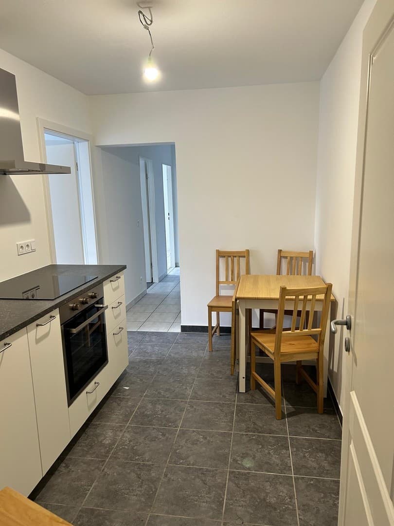 Nur noch 1 Zimmer frei – 4er-Jungs-WG in München-Pasing | Zimmer mit Balkon