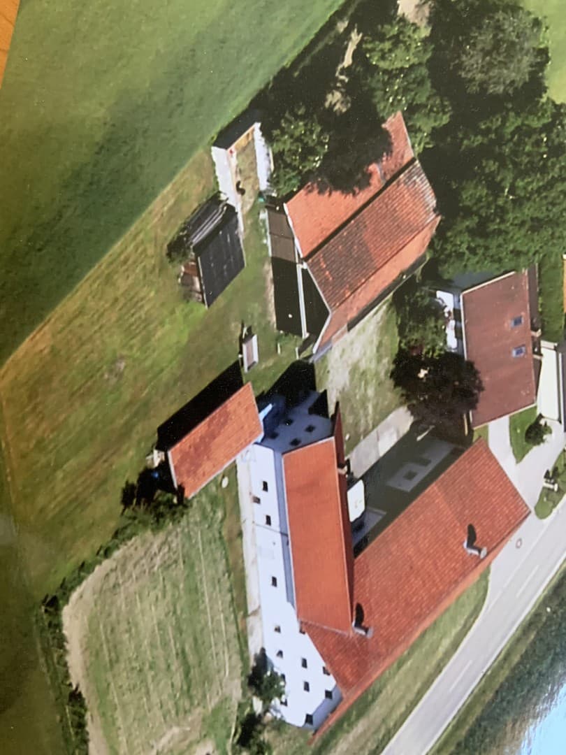 Sacherl / Bauernhaus mit Ställen u Bergblick, Wiesen u Acker / Innenhof nicht einsehbar / Brunnen
